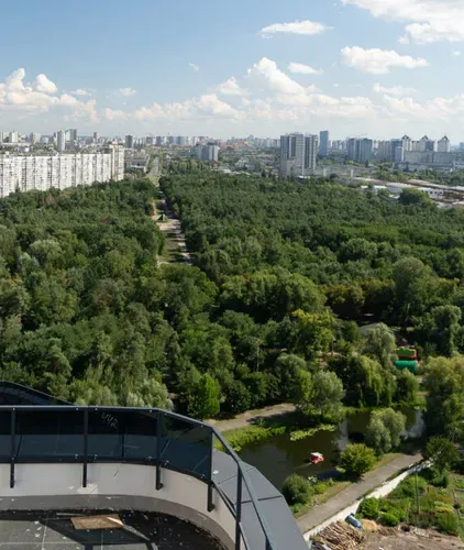 Біля парку «Перемога»